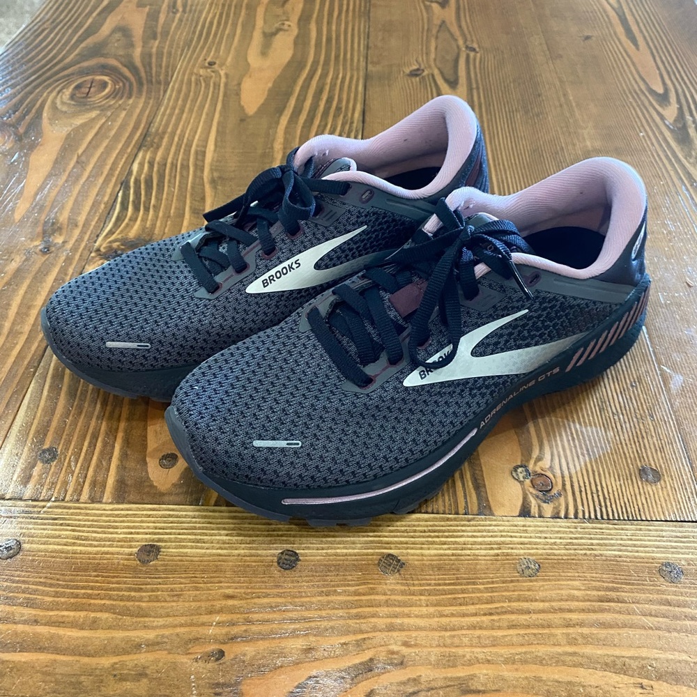 Brooks Adrenaline GTS 22